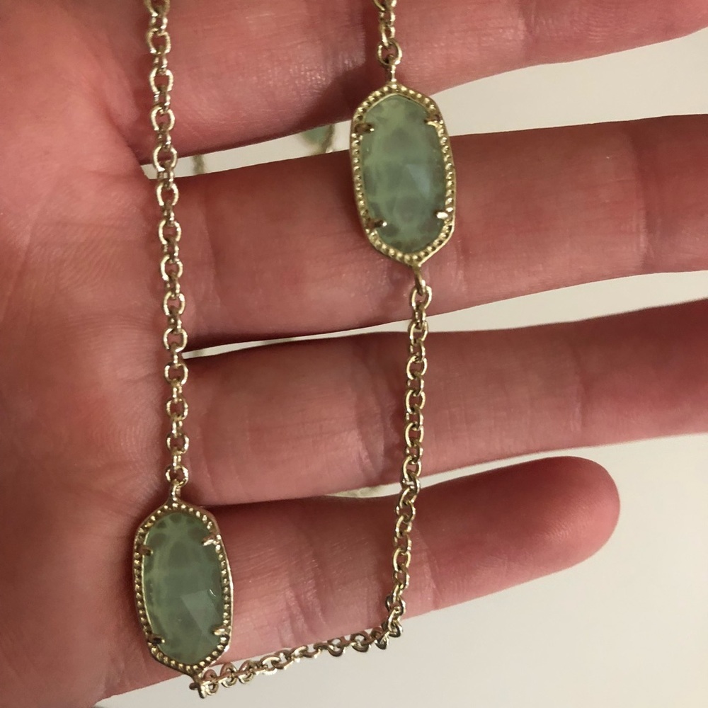 Kendra Scott necklace